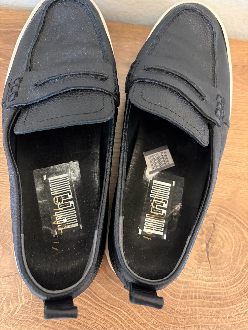 Vionic Black Leather Slip-On Penny Loafer Sneaker (B7) - Picture 4 of 6